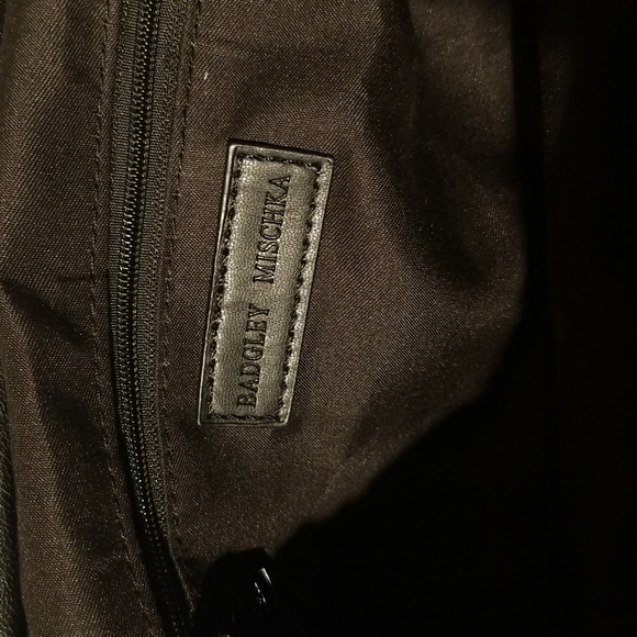 BADGLEY MISCHKA | Ruched Convertible Clutch - Picture 6 of 12